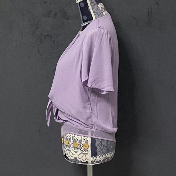 Revolve ASTR The Label Cory Bodysuit Lavender Flutter Sleeve V-neck Womens S Top - Picture 4 of 9